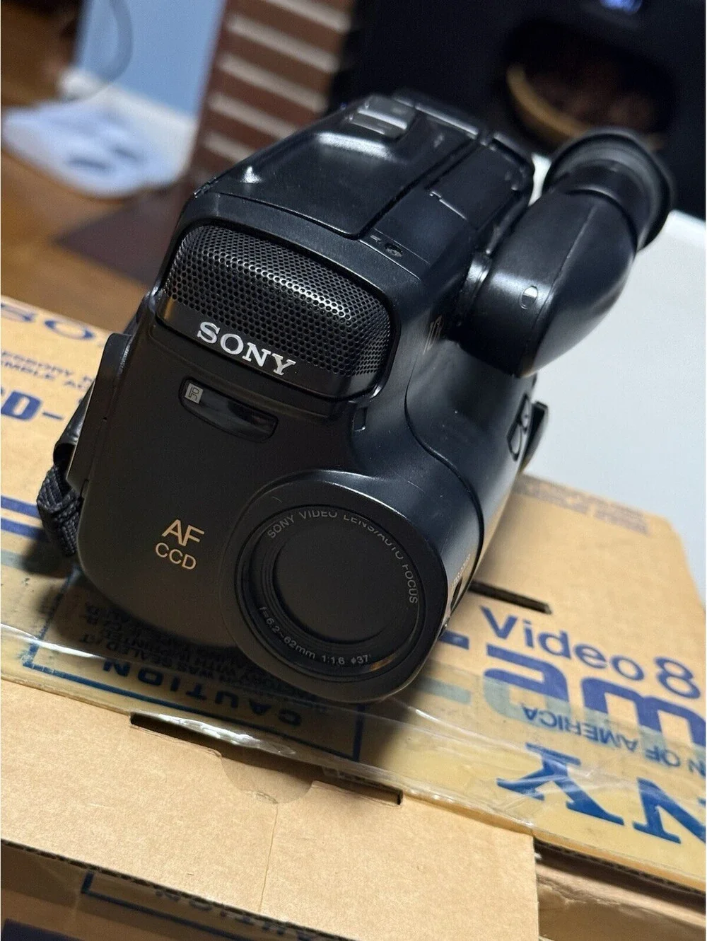 Vintage Sony Handycam CCD-TR30 Video 8mm Camcorder W/ Box , Working